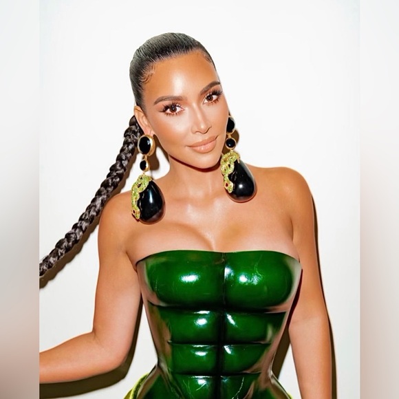 Elegant Black and Gold Snake Earrings - Picture 2 of 4